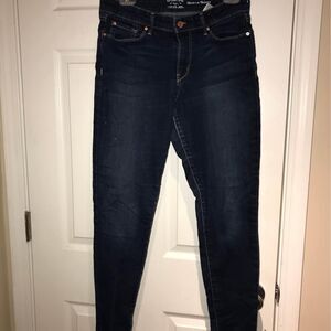 Women’s/Juniors Levi’s jeans size 8